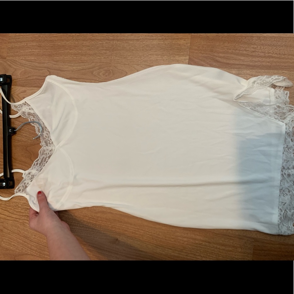 WHITE LACE DRESS - Picture 3 of 4